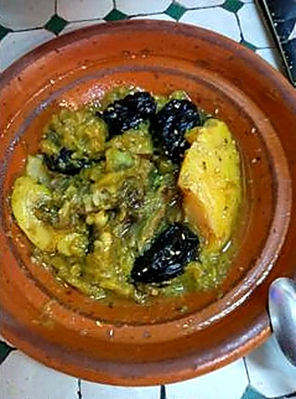 Moroccan tagine served at Fassie Délice